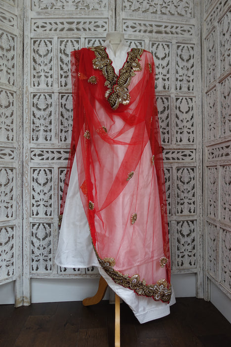Red Wedding Dupatta With Velvet Trim - New