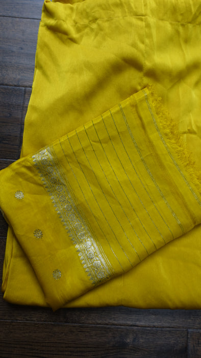Ochre Salwar Kameez With Banarsi Silk Dupatta - UK 18/EU 44 - Preloved