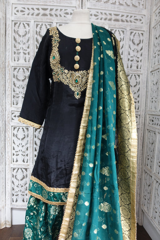 Black And Green Silk Salwar Kameez - UK 12 / EU 38 - Preloved - Indian Suit Company