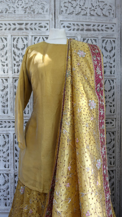 Gold Vintage Wedding Lengha - UK 22 / EU 48 - Preloved