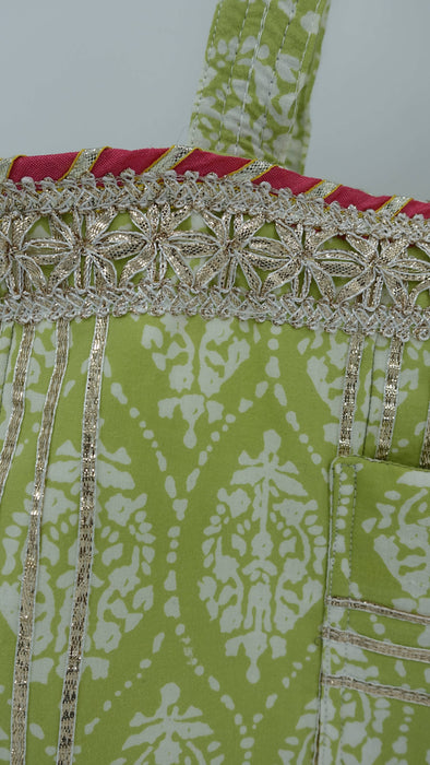 Green And White Cotton Printed Bag