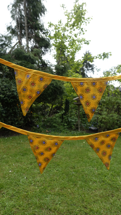 Yellow Starburst Bunting - 7 Metres