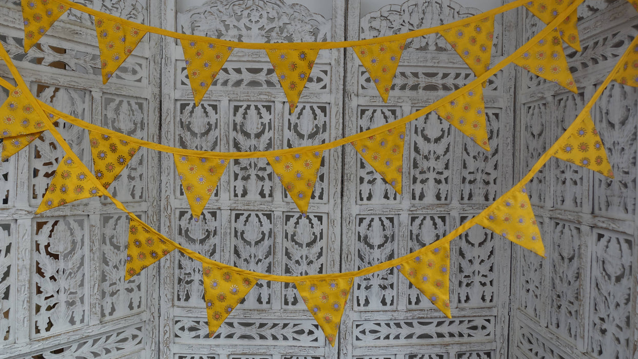 Yellow Starburst Bunting - 8-9 Metres