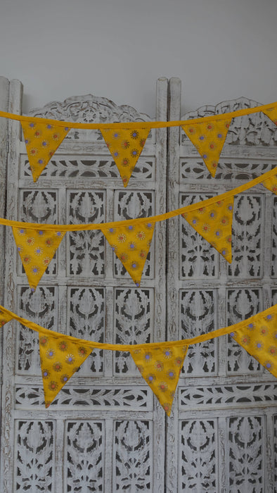 Yellow Starburst Bunting - 7 Metres