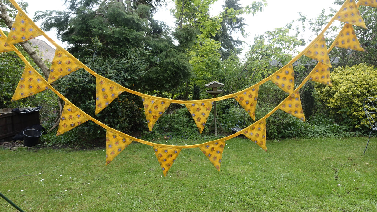 Yellow Starburst Bunting - 8-9 Metres