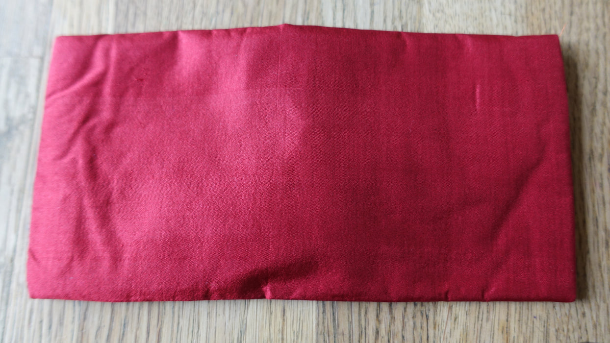 Maroon Vintage Silk With Red Jewel Clasp Gift Envelope