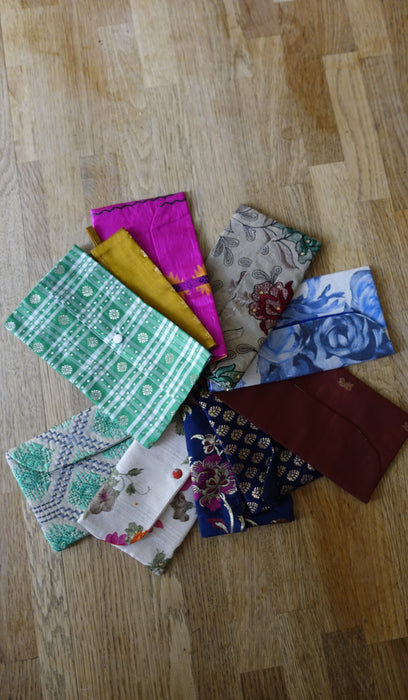 Vintage Silk & Reclaimed Fabric Gift Shagun / Envelopes – Pack of 5 (Clearance)