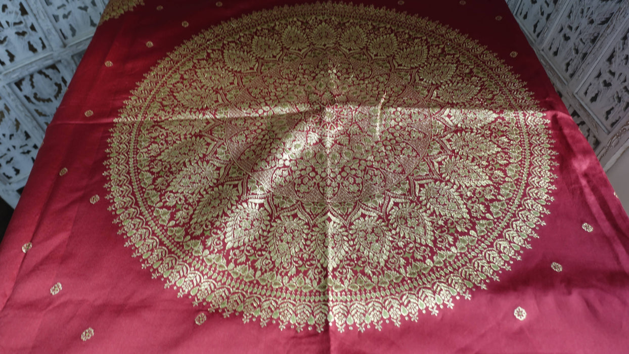 Red  Woven Large Decorative Tablecloth