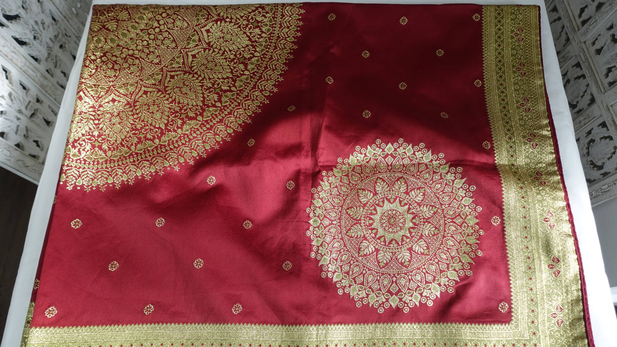 Red  Woven Large Decorative Tablecloth