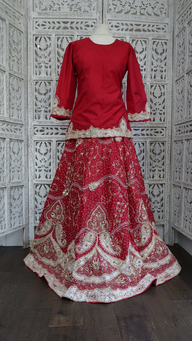Red Vintage Silk Wedding Lengha - UK 10 / EU 36 - Preloved