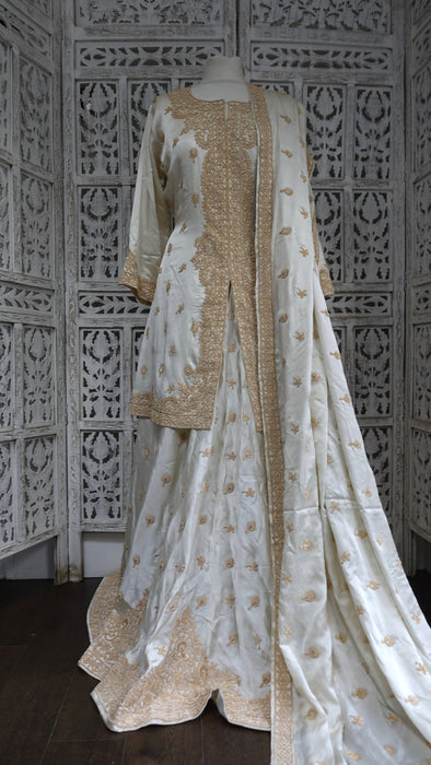 Off White Sateen Silk Vintage Lengha - UK 12/EU 38 - New