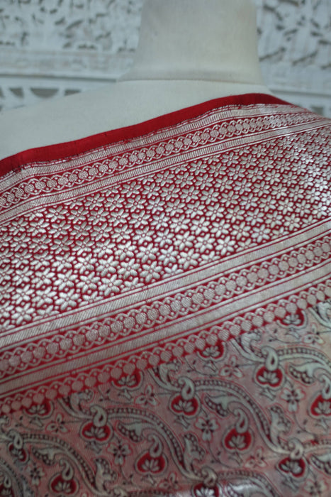 Red And Silver Zari Tanchoi Silk With Blouse Fabric - New