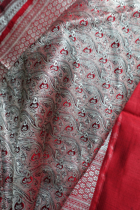 Red And Silver Zari Tanchoi Silk With Blouse Fabric - New