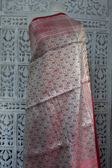 Red And Silver Zari Tanchoi Silk With Blouse Fabric - New