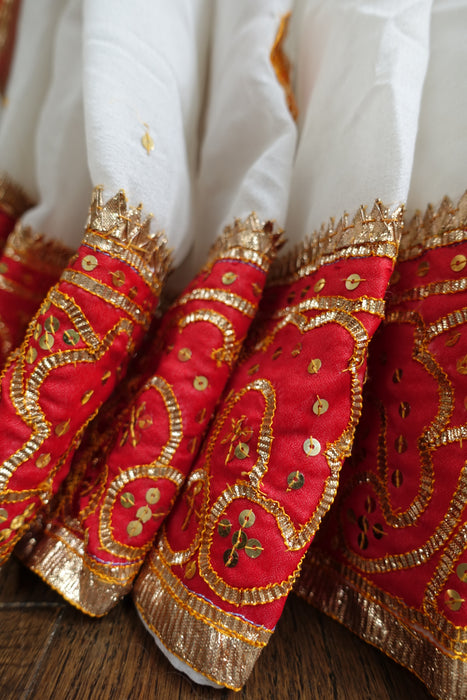 White Vintage Georgette Wedding Sari With Sikhya Work - Preloved