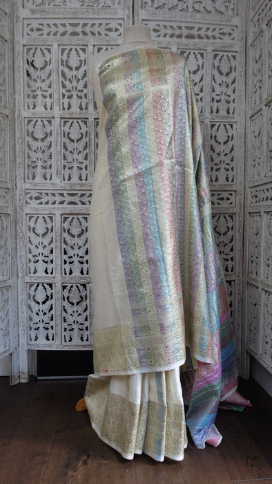 Cream Vintage Woven Silk With Pastel Coloured Palla - Preloved