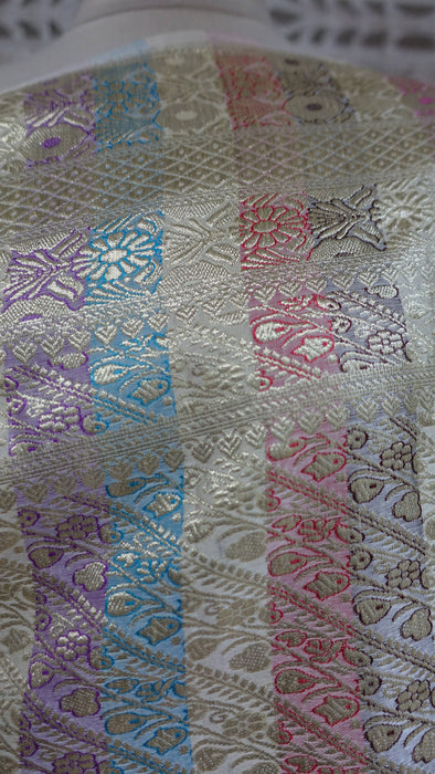 Cream Vintage Woven Silk With Pastel Coloured Palla - Preloved