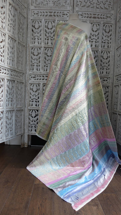 Cream Vintage Woven Silk With Pastel Coloured Palla - Preloved