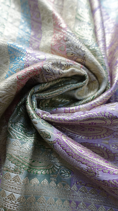 Cream Vintage Woven Silk With Pastel Coloured Palla - Preloved