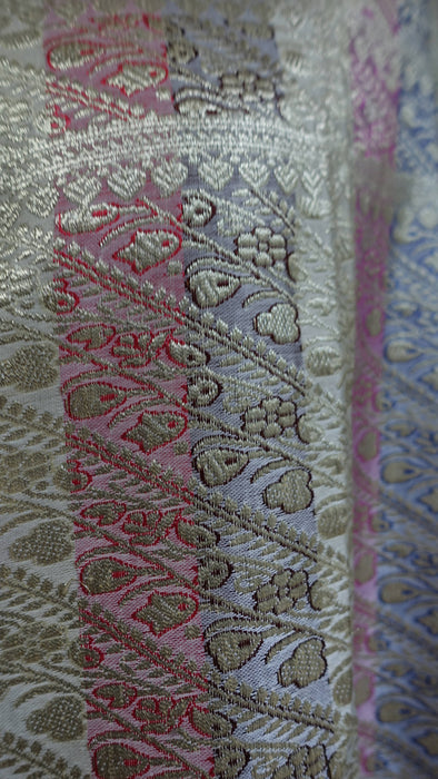 Cream Vintage Woven Silk With Pastel Coloured Palla - Preloved