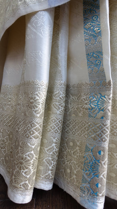 Cream Vintage Woven Silk With Pastel Coloured Palla - Preloved