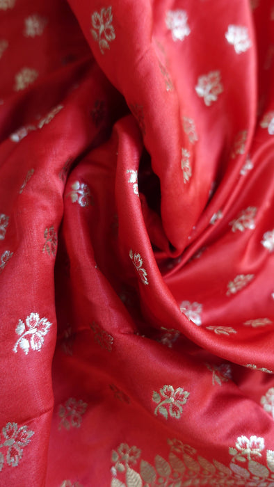 Red Brocade Vintage Wedding Sari - Preloved