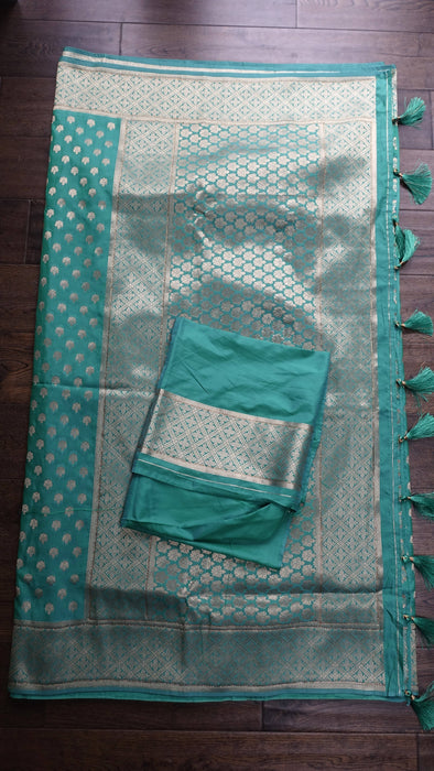 Jade Silk Blend Sari With Blouse Piece - New