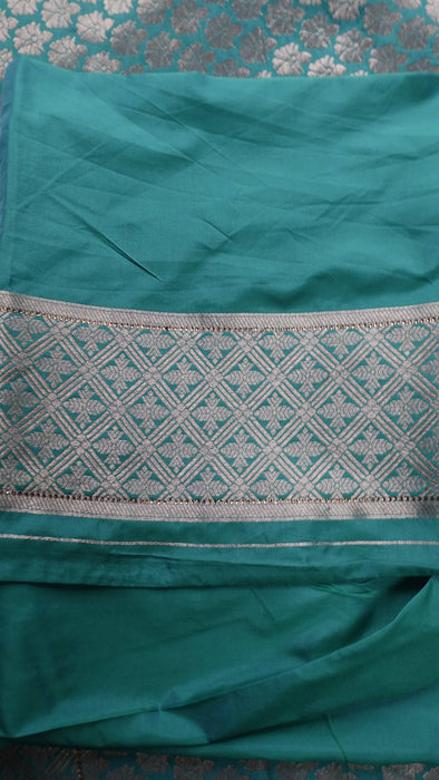 Jade Silk Blend Sari With Blouse Piece - New