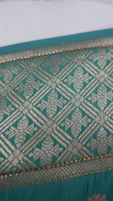 Jade Silk Blend Sari With Blouse Piece - New