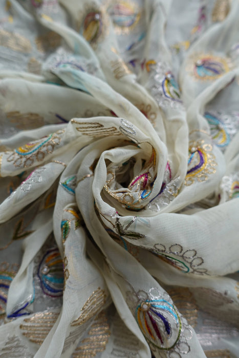 Off Cream Vintage Embroidered Dupatta - Preloved
