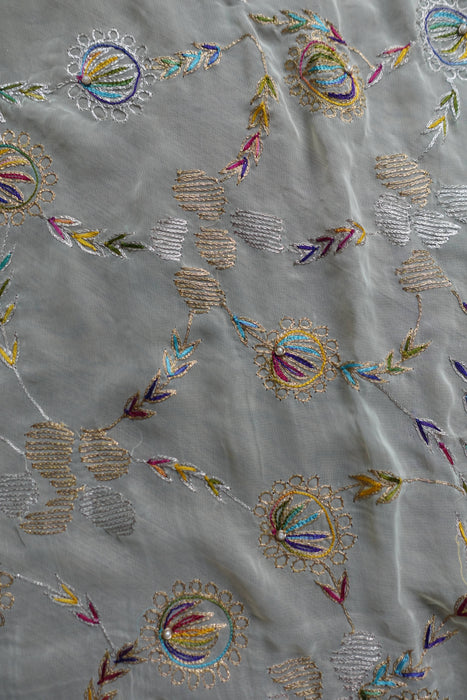 Off Cream Vintage Embroidered Dupatta - Preloved