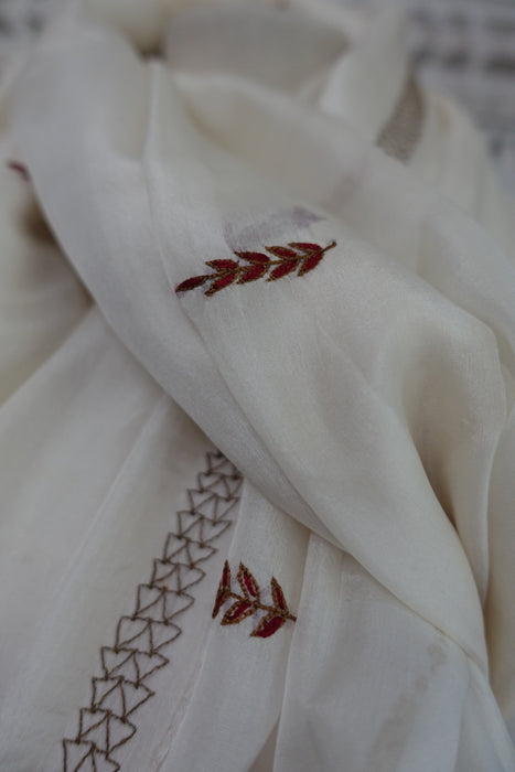 Off White Silk Vintage Dupatta - New