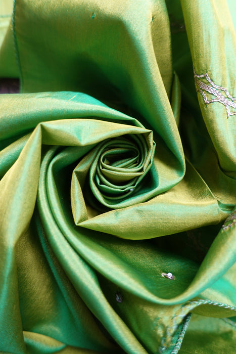 Green Vintage Pure Silk Dupatta - Preloved