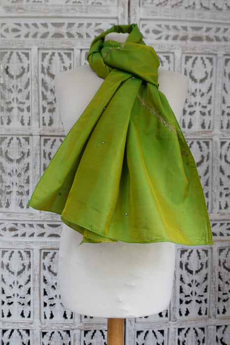 Green Vintage Pure Silk Dupatta - Preloved