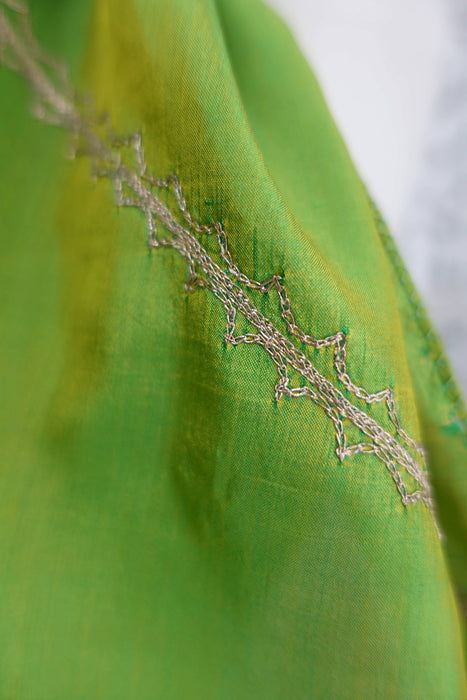 Green Vintage Pure Silk Dupatta - Preloved