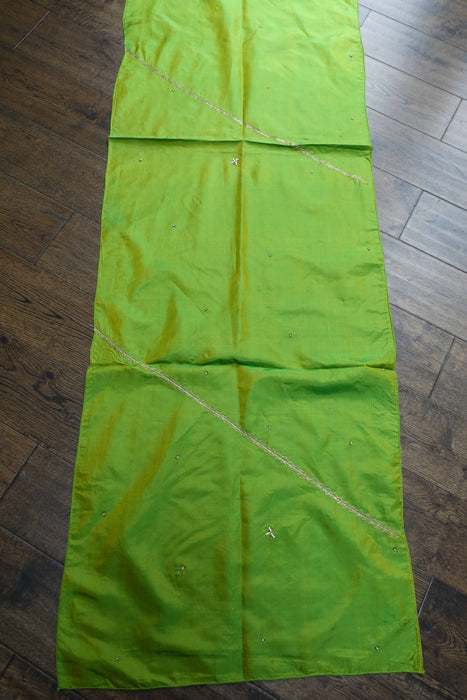 Green Vintage Pure Silk Dupatta - Preloved