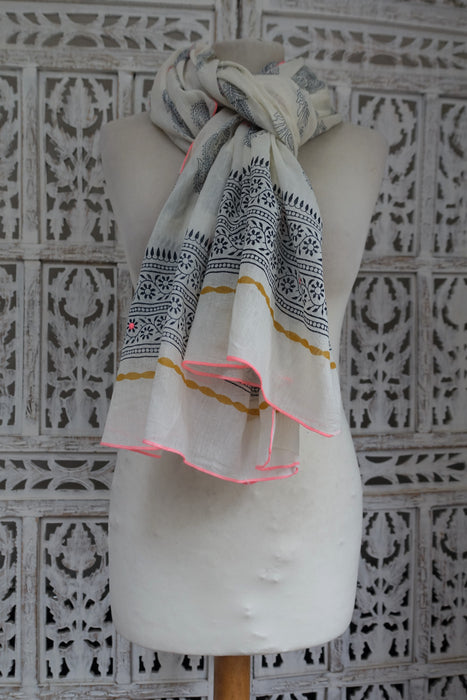 White Cotton Paisley Printed Dupatta - New