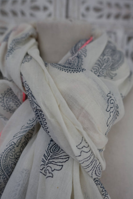 White Cotton Paisley Printed Dupatta - New