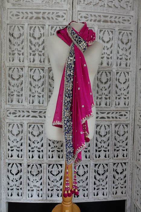Pink Dupatta With Velvet Trim - Preloved