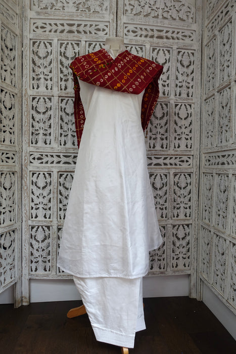 Dark Red Bandhani Print Vintage Dupatta - Preloved