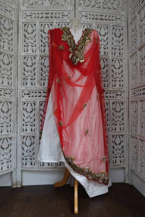 Red Wedding Dupatta With Velvet Trim - New