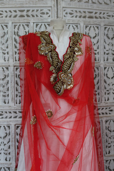 Red Wedding Dupatta With Velvet Trim - New