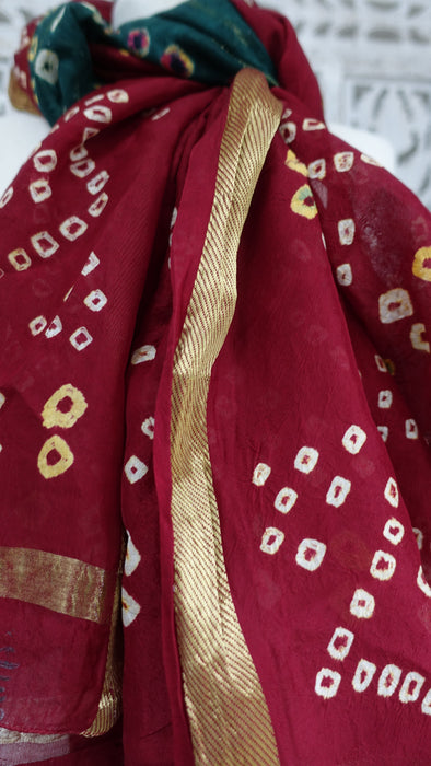 Bandhani Print Large Green Red Dupatta - New