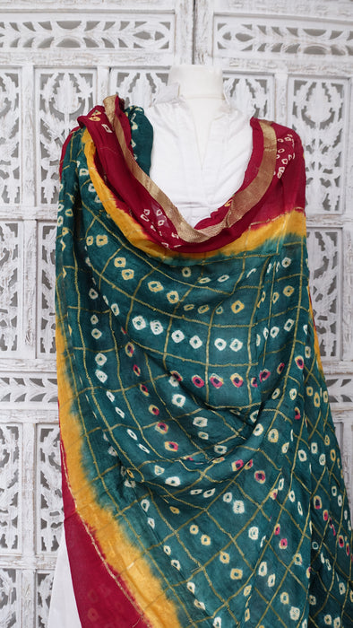 Bandhani Print Large Green Red Dupatta - New