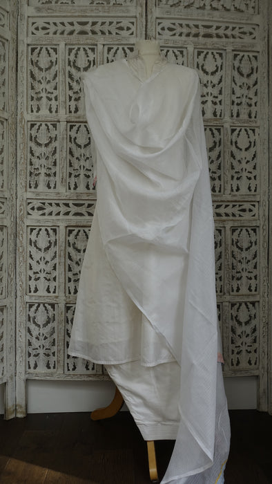 White Cotton With Printed Colourful Edging Dupatta - New