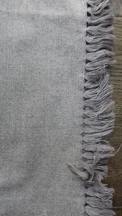 Extra large grey wool shawl – fabric and colour detail