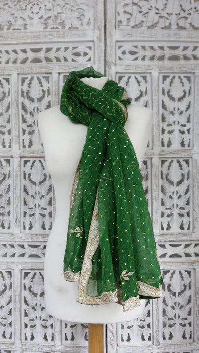 Bottle green vintage wedding dupatta – full length view