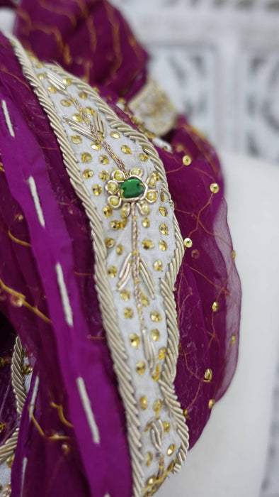 Vivid purple vintage dupatta – corner detail