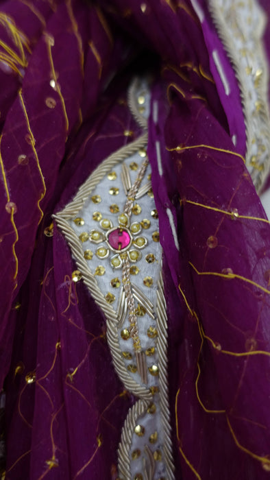 Vivid purple vintage dupatta – pattern detail