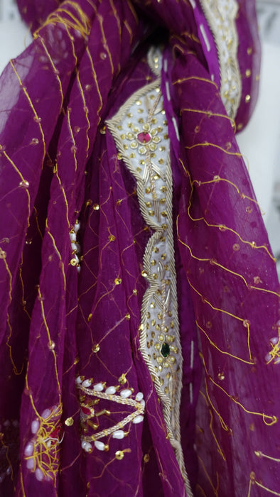 Vivid purple vintage dupatta – border detail